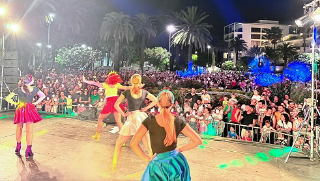 San Benedetto del Tronto - La Notte bianco-rosa accende la rotonda Giorgini